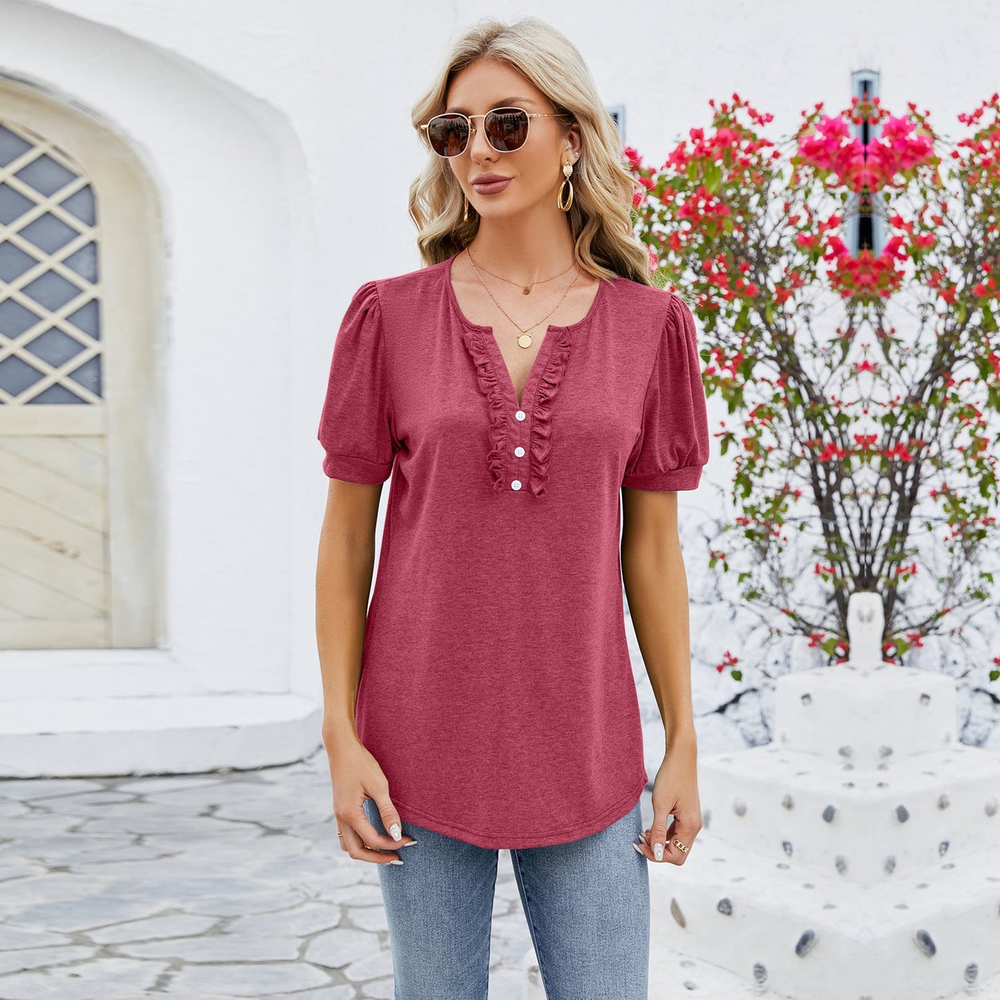 T-shirt femme à manches courtes – Col V – Coupe décontractée – Détails froncés boutons
