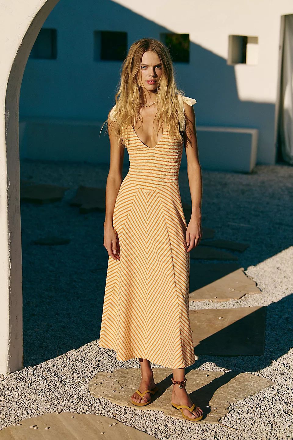 Robe longue femme – Décolleté en V – Tissu respirant – Coupe fluide avec poches
