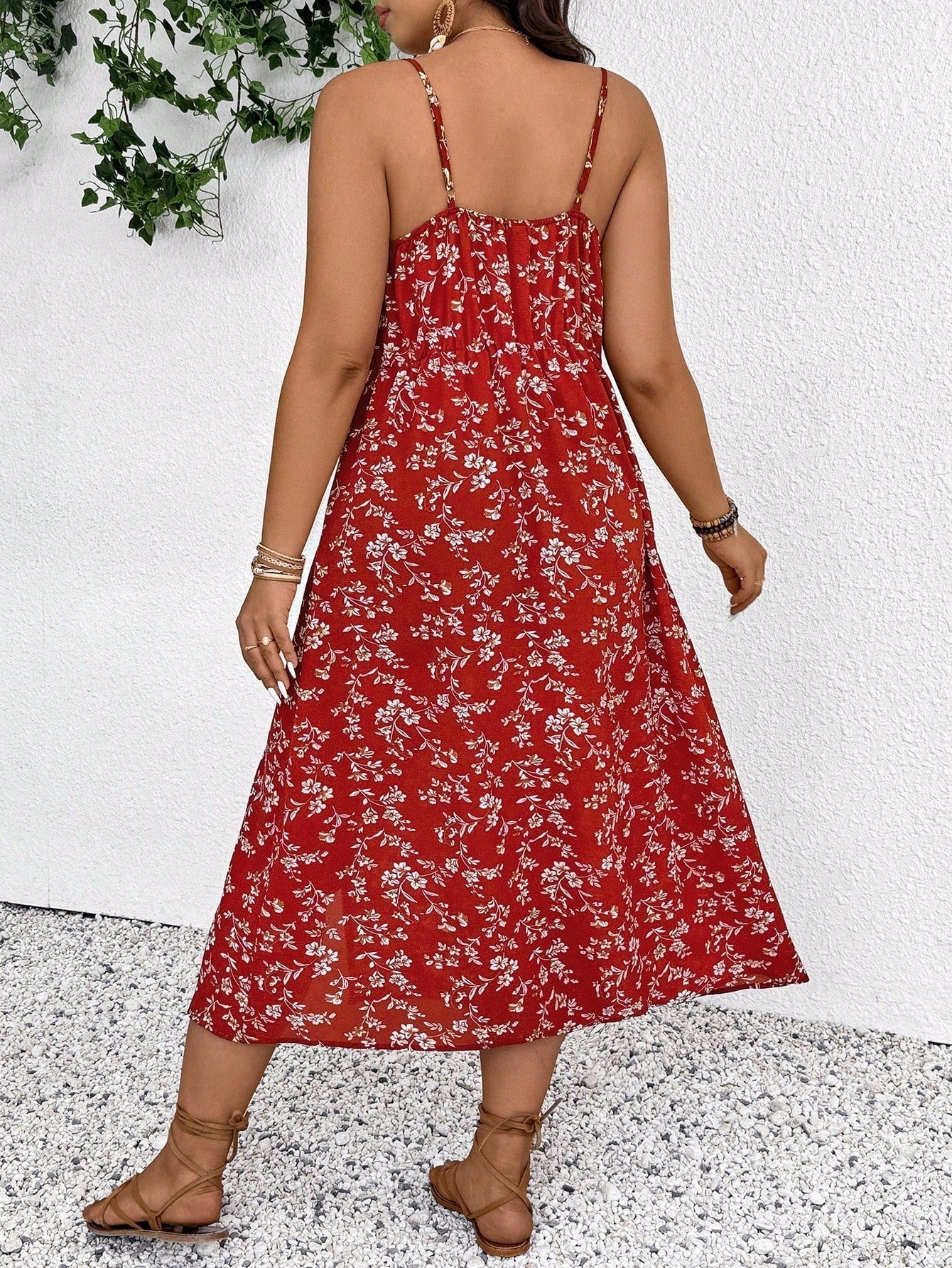 Robe longue femme – Bretelles fines – Imprimé fleuri – Coupe fluide – Fente côté