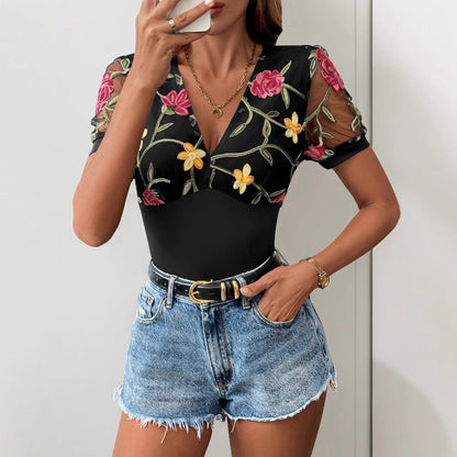 Body femme – Coupe moulante – Manches courtes en tulle – Broderie florale – Décolleté V