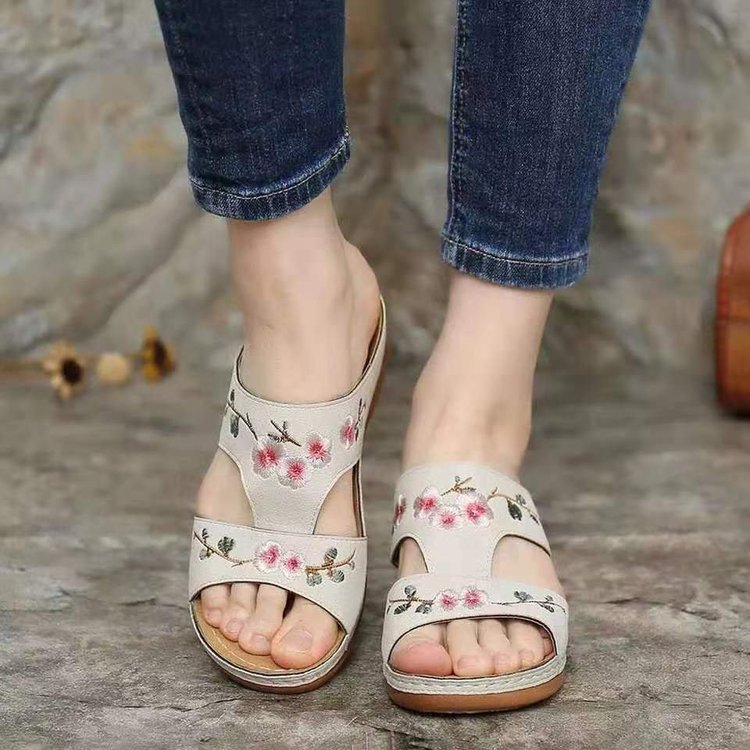 Sandales compensées femme – Bout ouvert – Bride brodée fleurie – Semelle confort