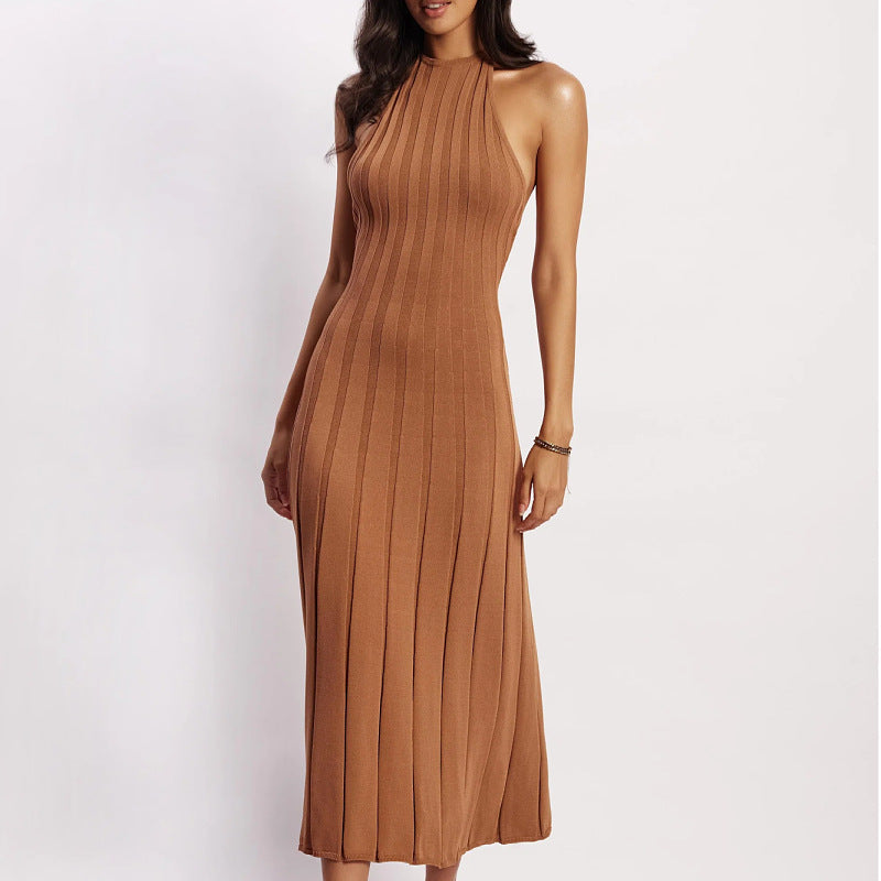 Robe midi femme – Maille douce – Coupe ajustée – Col halter – Jupe plissée