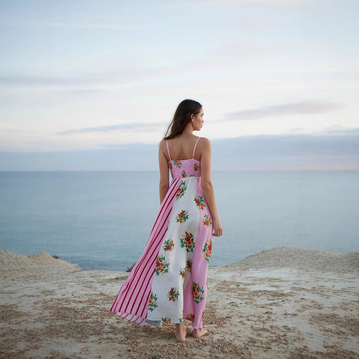 Robe femme maxi – Coupe fluide – Tissu respirant – Bretelles fines – Imprimé artistique