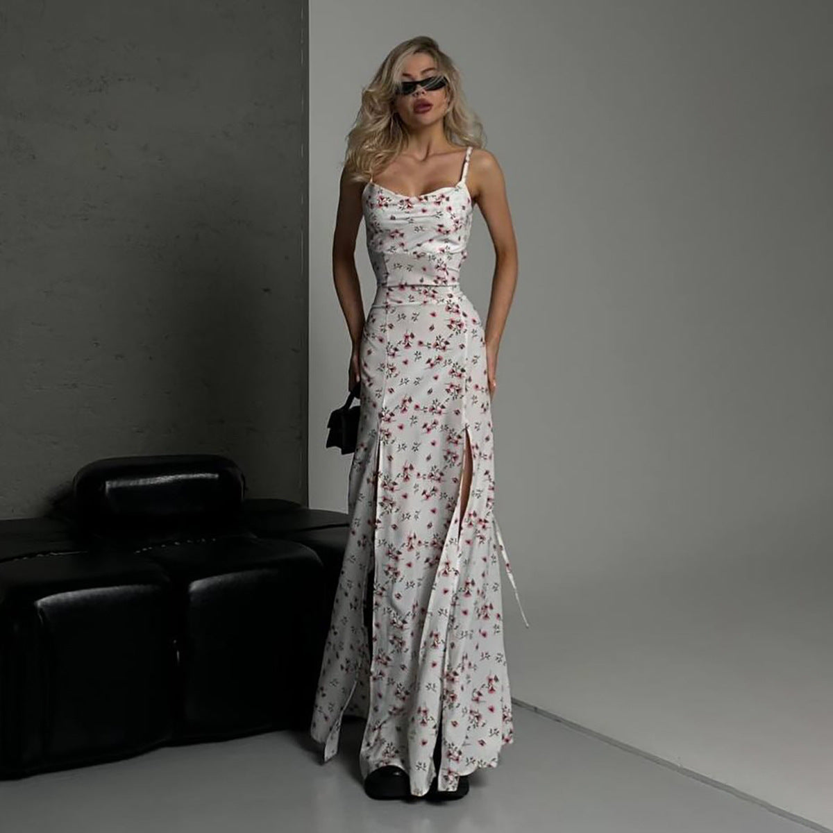 Robe longue femme – Coupe ajustée – Bretelles fines – Fente haute – Imprimé fleuri
