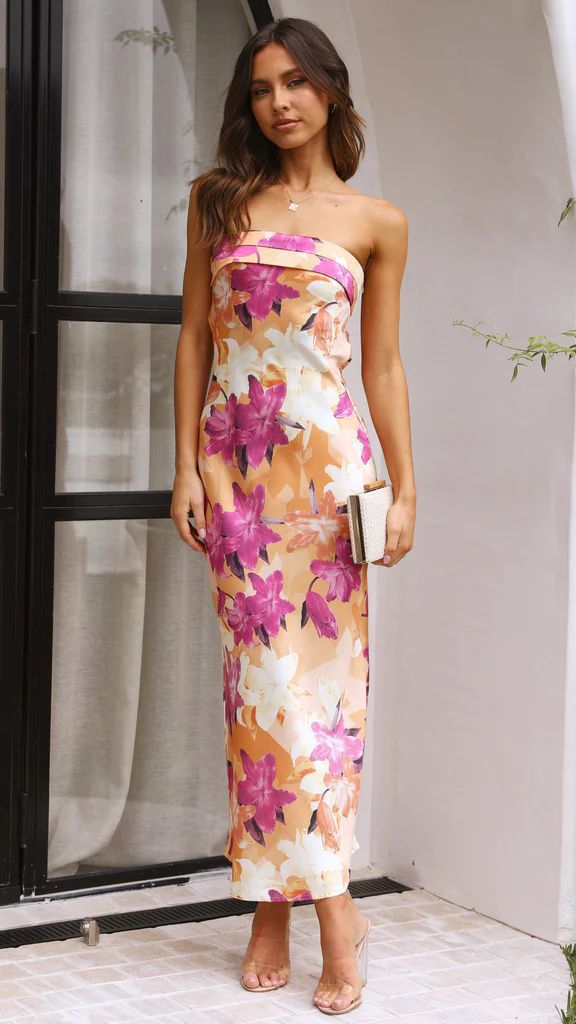 Robe Longue Femme – Satin Luxueux – Coupe Évasée – Sans Bretelles Élégante