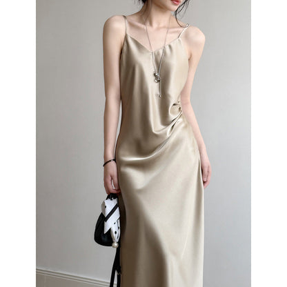 Robe Camisole Femme – Satin Fluide – Coupe Évasée – Longue longueur avec bretelles