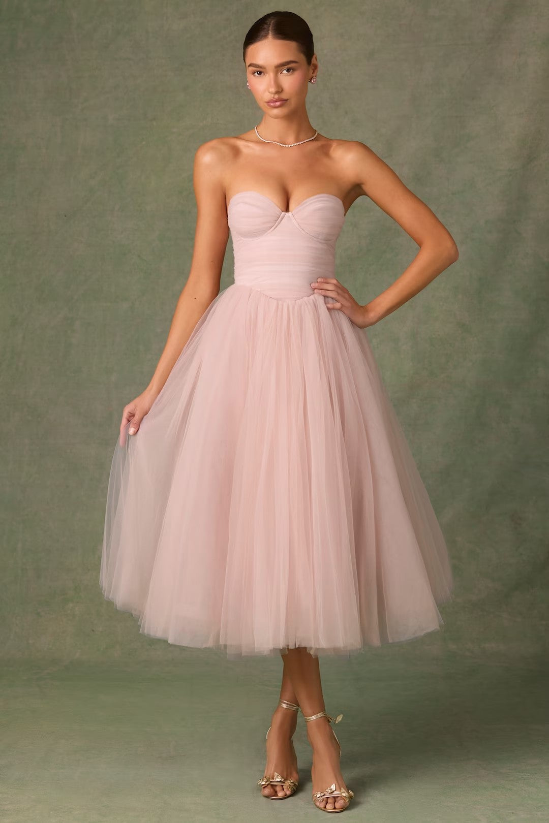 Robe femme sans bretelles – Tulle – Bustier ajusté – Coupe évasée midi
