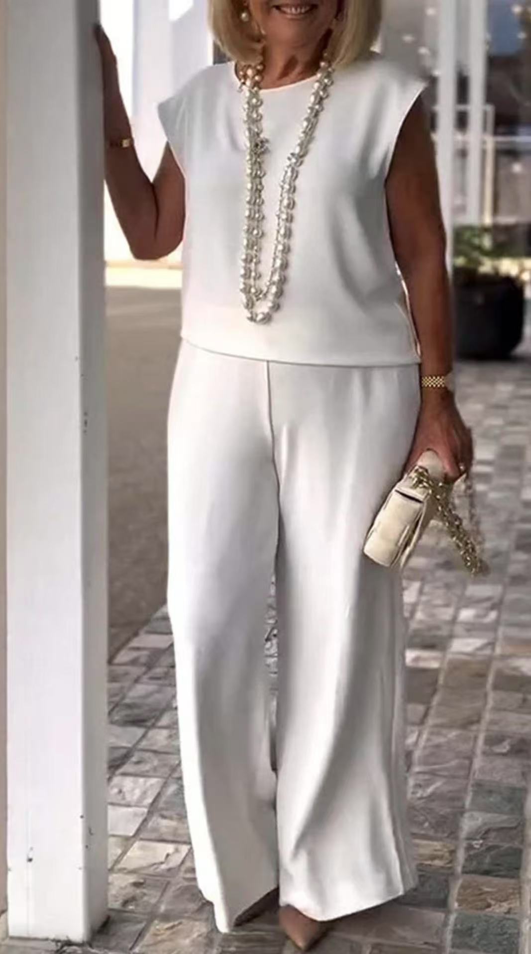 Ensemble Femme – Haut Sans Manches – Pantalon Large Taille Haute – Coupe Évasée Élégante