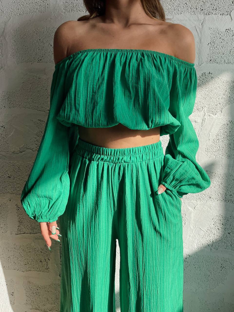 Women's Two-Piece Set – Off-Shoulder Top – High-Waist Wide-Leg Pants