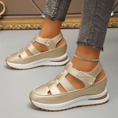 Sandales compensées femme – Bout fermé – Design ajouré – Bride réglable – Semelle plateforme