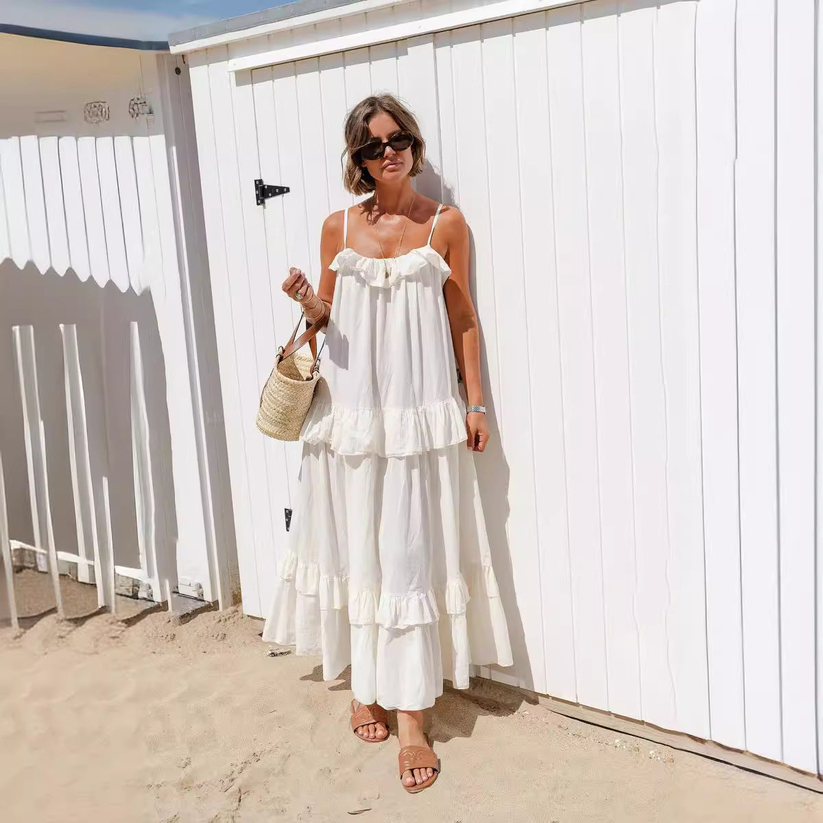 Robe longue femme – Coupe fluide – Décolleté à volants – Bretelles fines – Jupe à étages