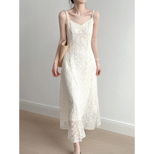 Robe longue femme – Coupe moulante – Dentelle brodée florale – Bretelles fines