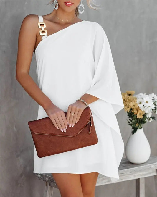 Robe femme épaules dénudées – Coupe fluide – Manche chauve-souris – Détail métal