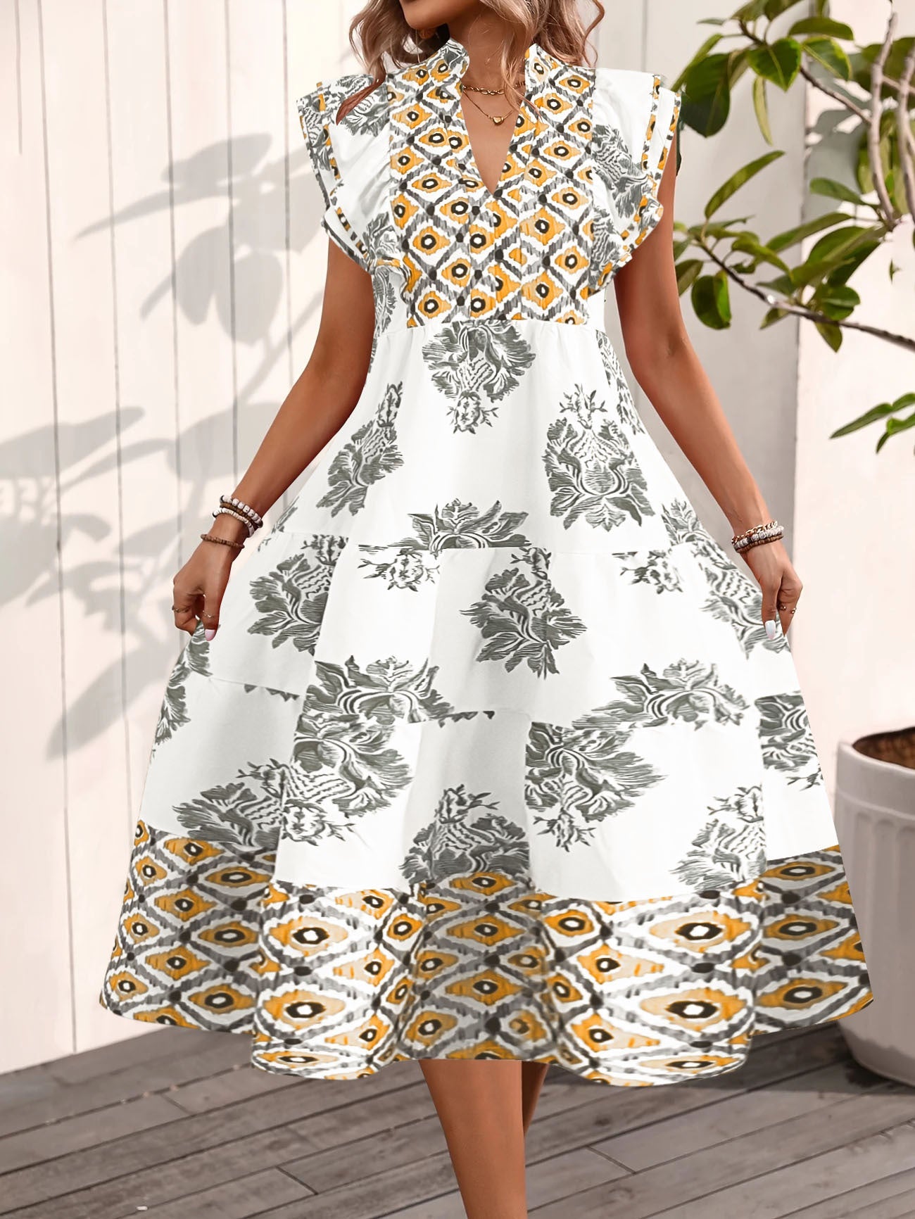 Robe Femme – Coupe Évasée – Col Montant – Manches Volantes – Motif Fleuri