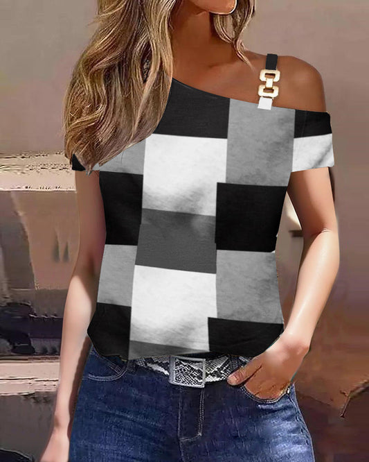 Top femme à manches courtes – coupe décontractée – une épaule – motif géométrique – détail bouton métal
