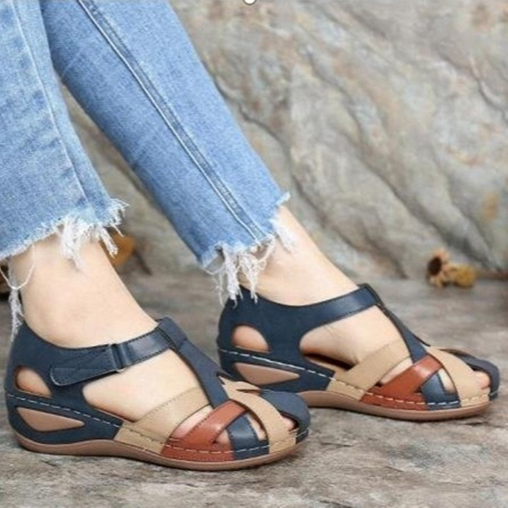 Sandales femme – Talon compensé bas – Brides croisées – Découpes respirantes