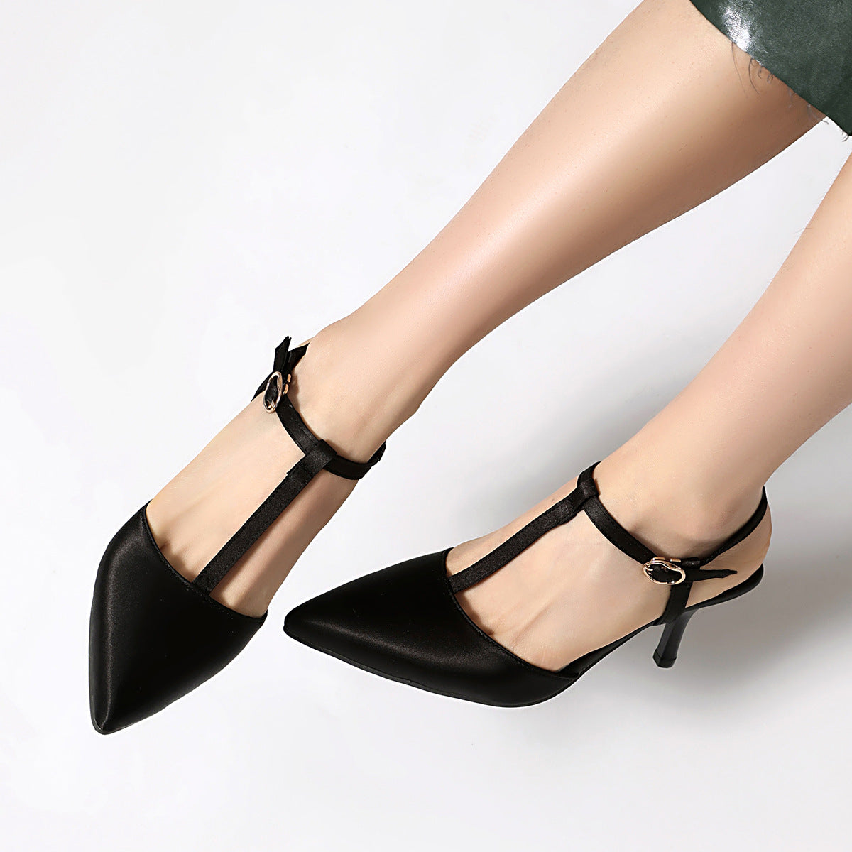 Sandales à talons femme – Bout pointu – Tige en T – Finition lisse élégante