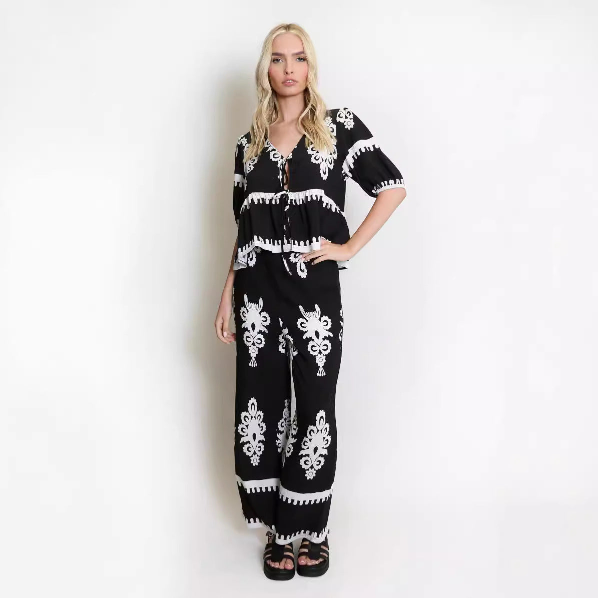 Ensemble Femme Deux Pièces – Haut Nœud Court – Pantalon Large