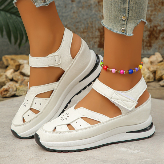 Sandales femme – Semelle compensée confortable – Brides velcro – Découpes ajourées