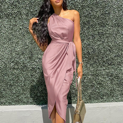 Robe midi femme – Coupe ajustée – Épaule unique – Détail noué – Drapé élégant