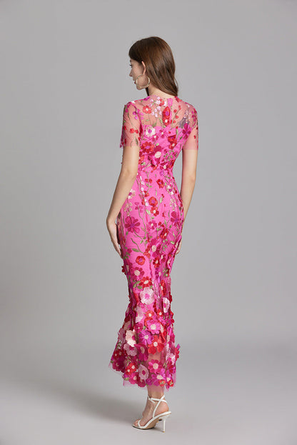 Robe longue femme – Tissu mesh brodé – Coupe ajustée – Col montant transparent