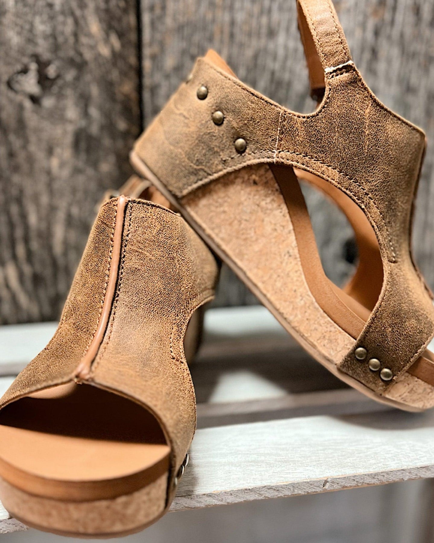Sandales femme – Bout ouvert – Semelle en liège – Design ajouré – Confort ergonomique