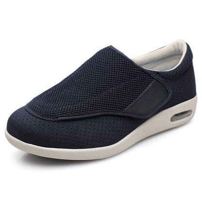 Men's low-cut shoes – comfort width – soft mesh – cushioned sole – adjustable strap