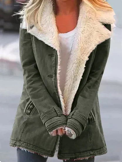 Manteau femme – Coupe cintrée – Doublure imitation mouton – Col large – Boutons devant