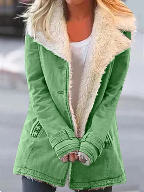 Manteau femme – Coupe cintrée – Doublure imitation mouton – Col large – Boutons devant