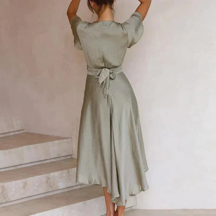 Robe midi femme – Silhouette évasée – Tissu luxueux – Manches volantées – Ourlet asymétrique