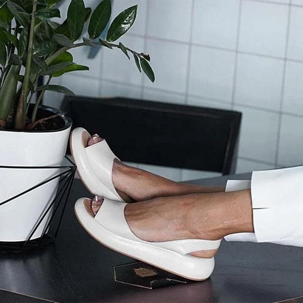 Sandales femme – Bout ouvert – Semelle plate – Design minimaliste – Confort quotidien