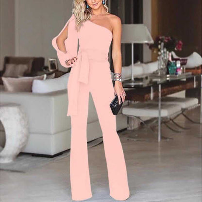 Combinaison femme – Coupe ajustée – Épaule unique – Taille ceinturée – Jambe évasée
