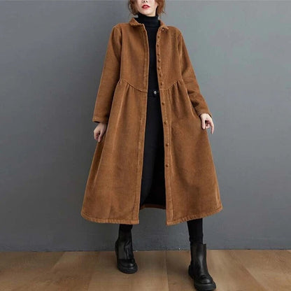 Manteau femme – Coupe oversize – Longueur mi-mollet – Côtelé – Boutonné devant