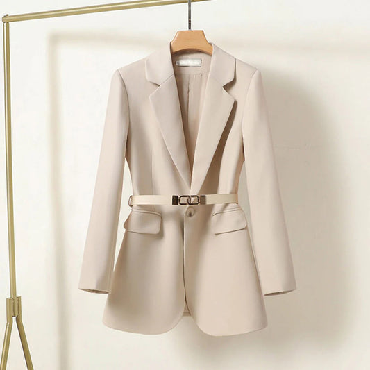 Blazer femme – Coupe cintrée – Ceinture avec boucle – Fermeture un bouton – Revers classique