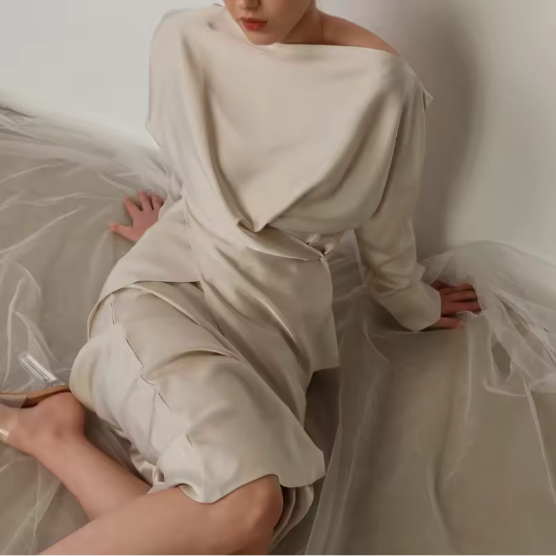 Ensemble femme jupe midi droite – haut manches longues drapé – finition satinée
