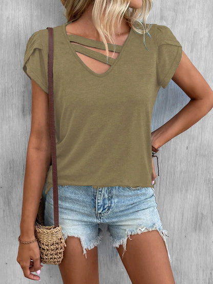T-shirt femme col V – Maille douce – Coupe décontractée – Détail croisé – Manches courtes