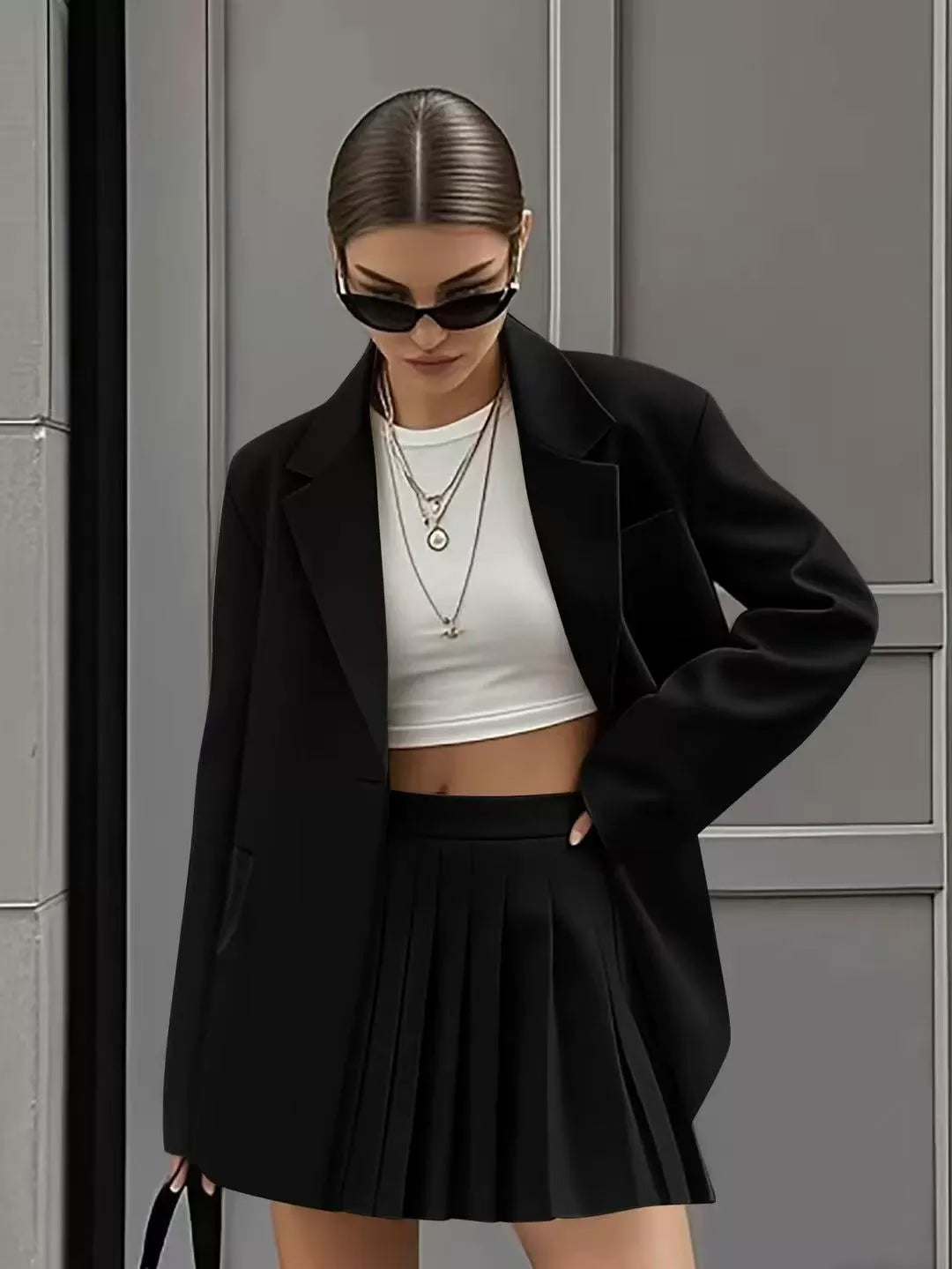 Ensemble tailleur jupe plissée femme – Blazer coupe décontractée – Mini taille haute – Poches à rabat
