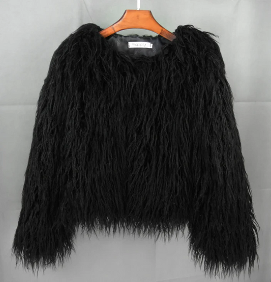 Veste femme courte – Coupe oversize – Effet fourrure – Texture duveteuse