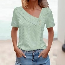 Top Femme Ajusté – Tissu Brodé Respirant – Encolure Asymétrique – Boutons Décoratifs