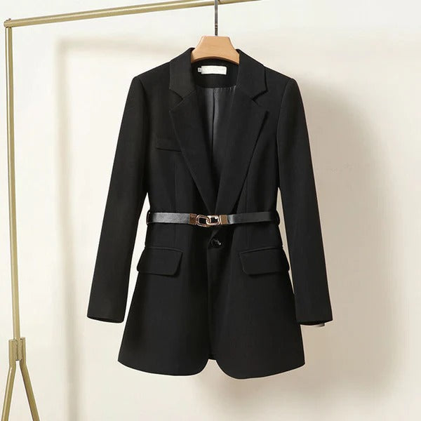Blazer femme – Coupe cintrée – Ceinture avec boucle – Fermeture un bouton – Revers classique