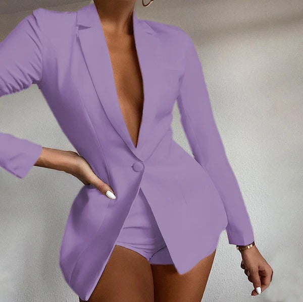 Ensemble tailleur femme – Blazer ajusté à col profond – Short coupe droite structuré