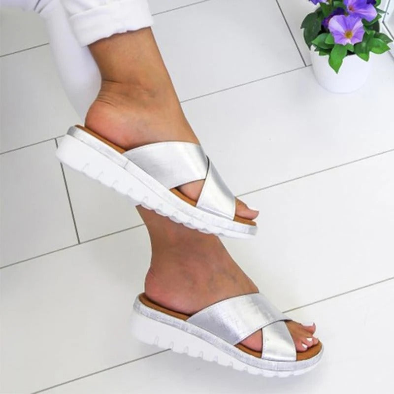 Sandales femme – Bout ouvert confortable – Brides croisées – Semelle plateforme souple