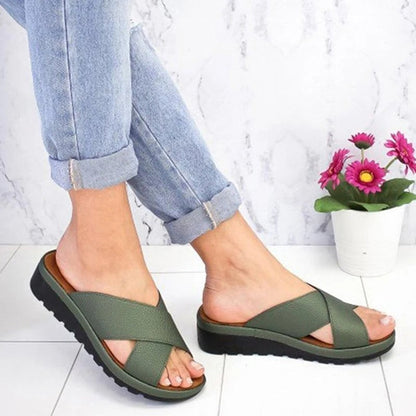 Sandales femme – Bout ouvert confortable – Brides croisées – Semelle plateforme souple