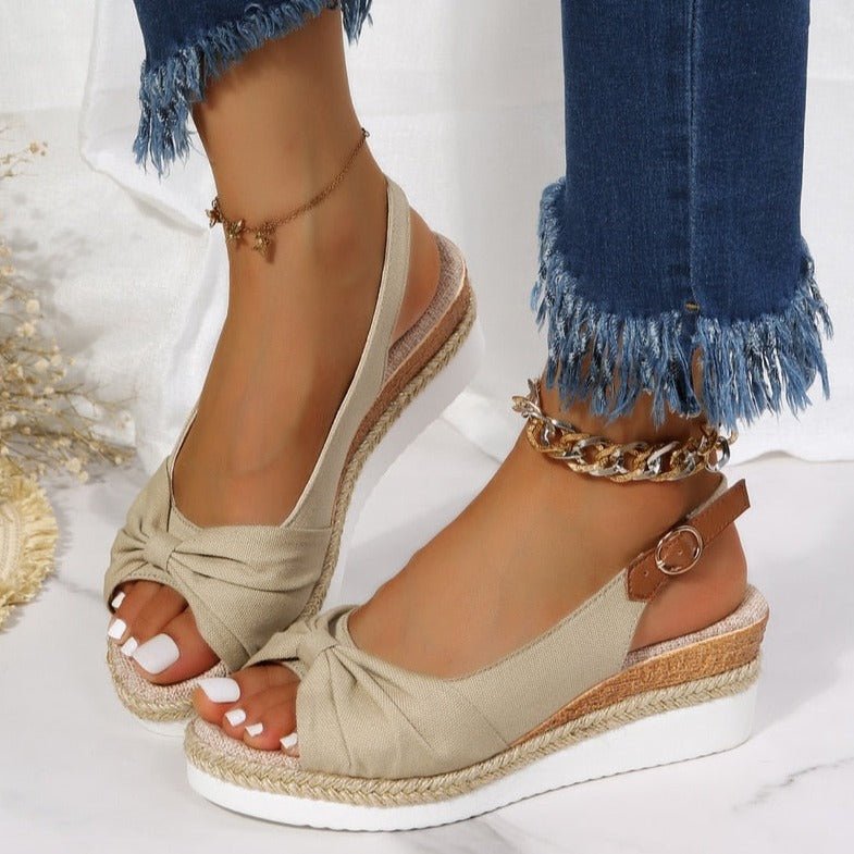 Sandales compensées femme – Bout ouvert – Bride arrière réglable – Nœud décoratif – Semelle en jute tressée